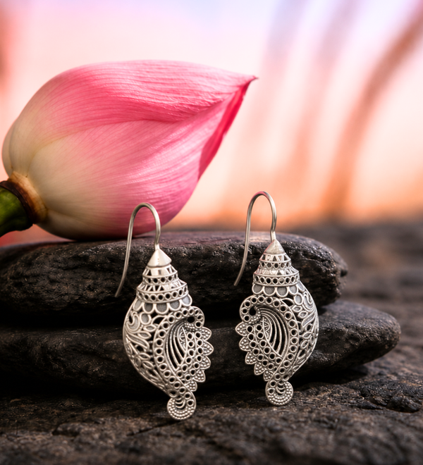 Sterling Silver Conch Shell Filigree Earrings
