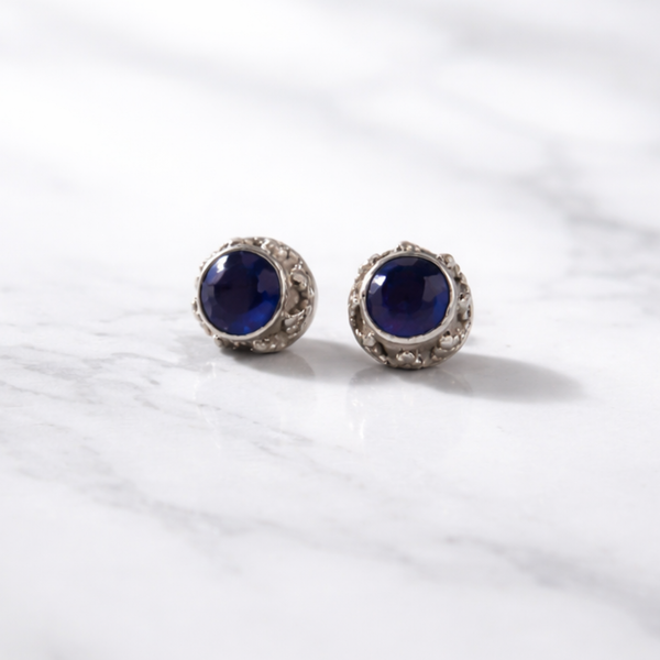 Stud Earrings / Tops